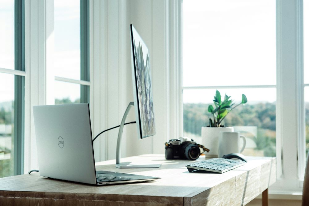 dell-g2E2NQ5SWSU-unsplash -RESIZED